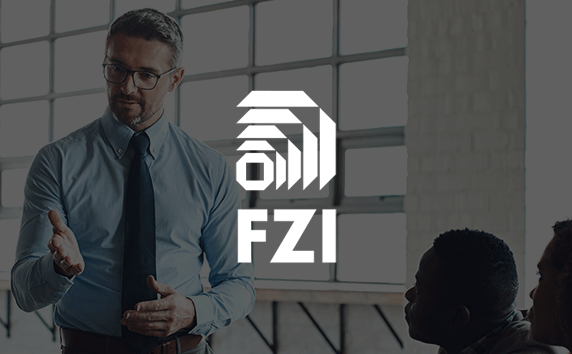 Logo des FZI auf dunklem Hintergrund